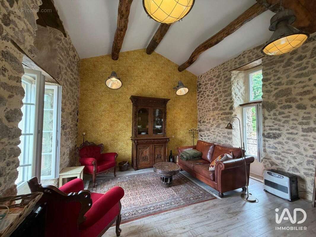 Maison 200 m² à Notre-Dame-De-La-Rouviere  - photo 9