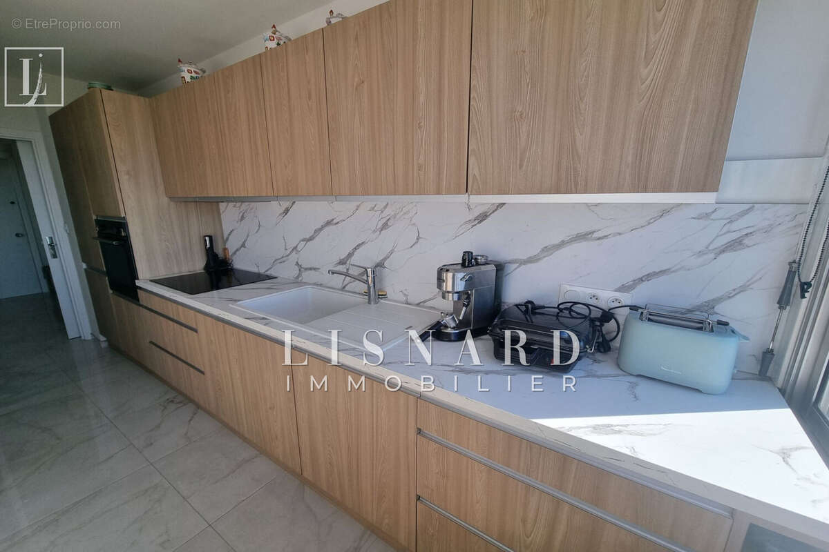 Appartement à VALLAURIS