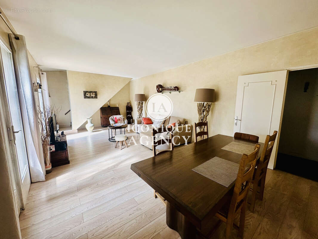 Maison à MOUGINS