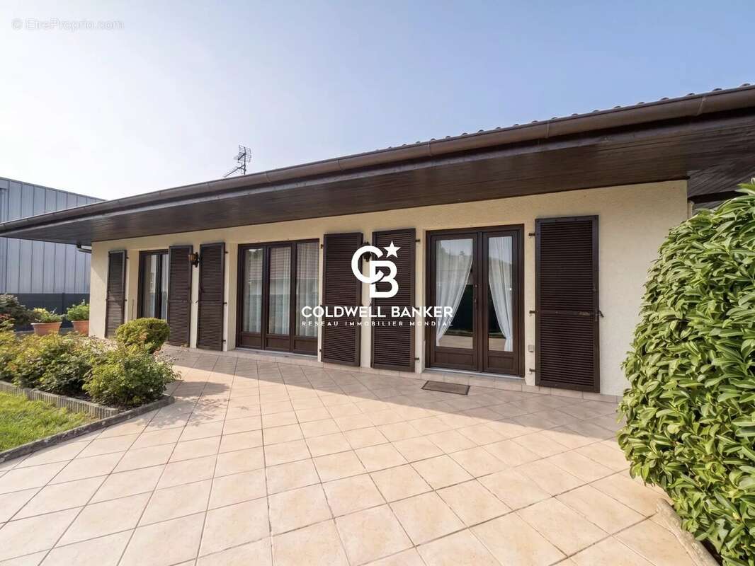 Maison à VETRAZ-MONTHOUX