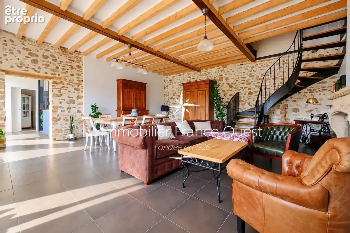 Propriété de caractère avec piscine, étang et dépendances - photo 2