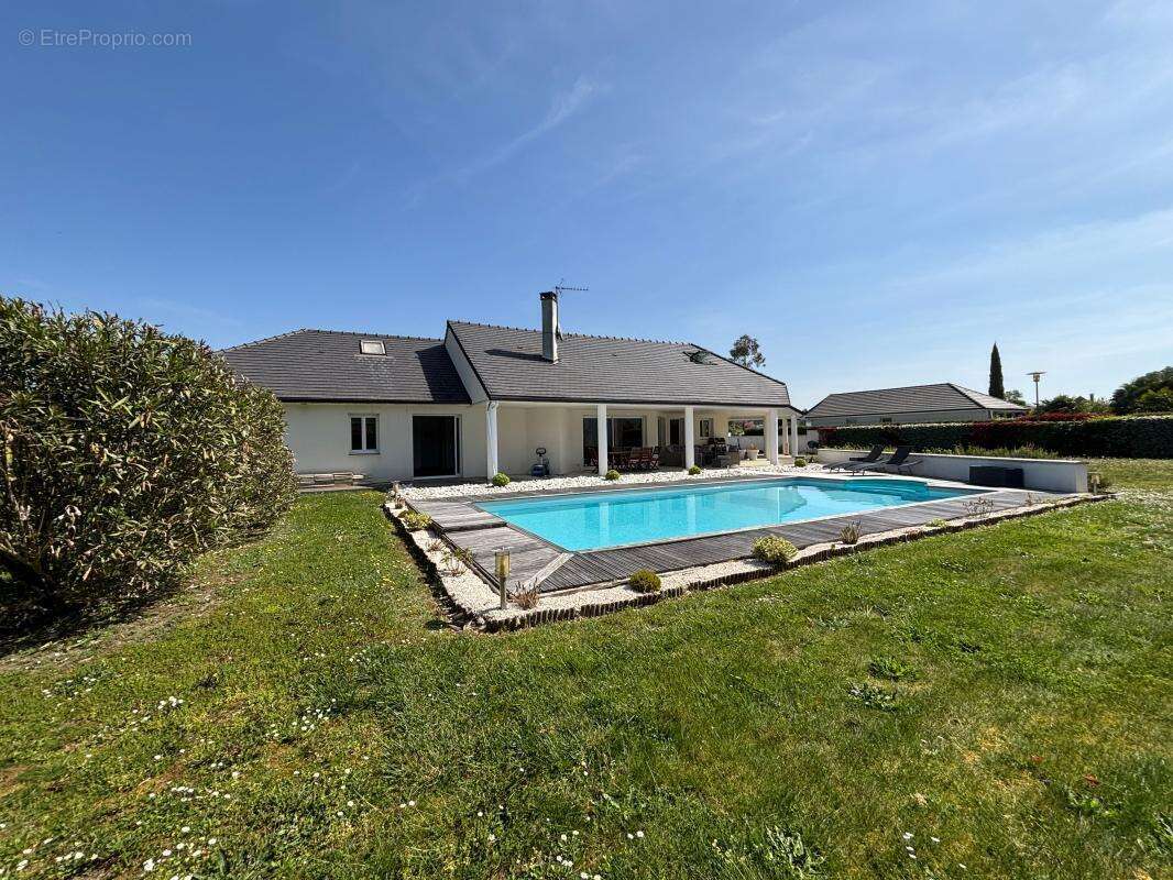 Maison à OUSSE