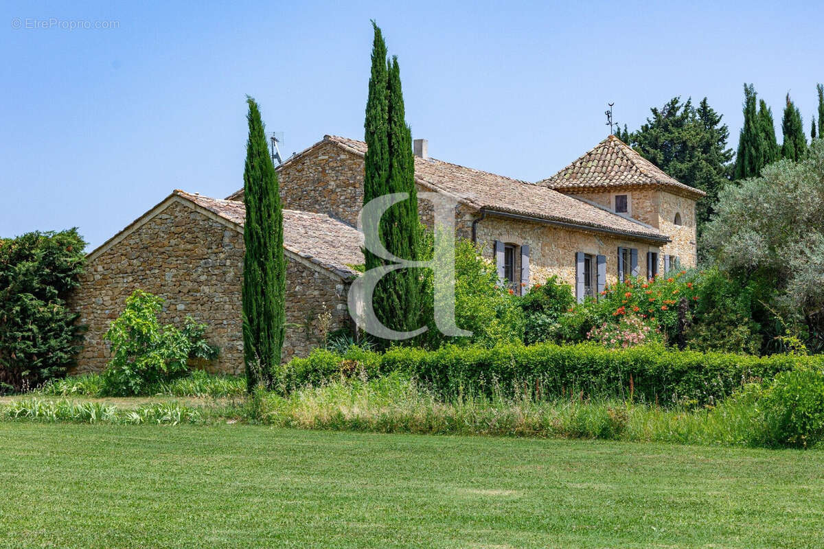 Maison 345 m² à Orange  - photo 8