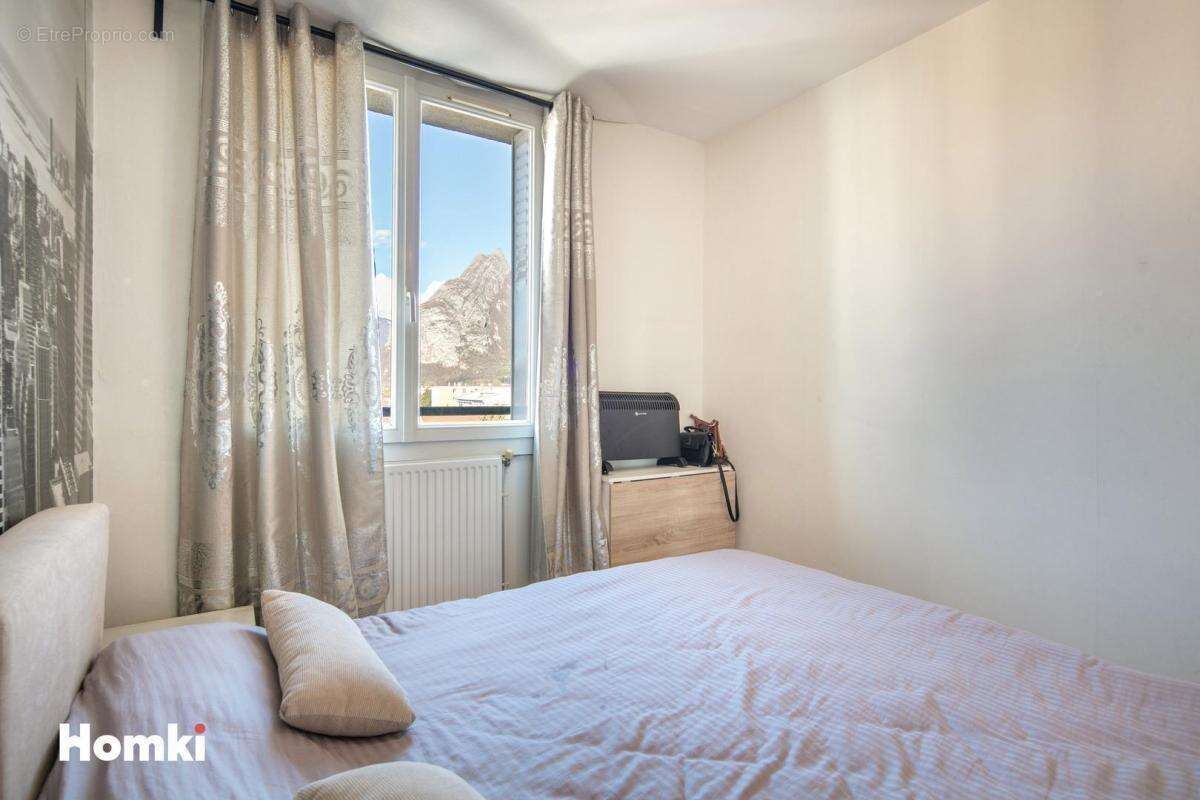 Appartement à FONTAINE