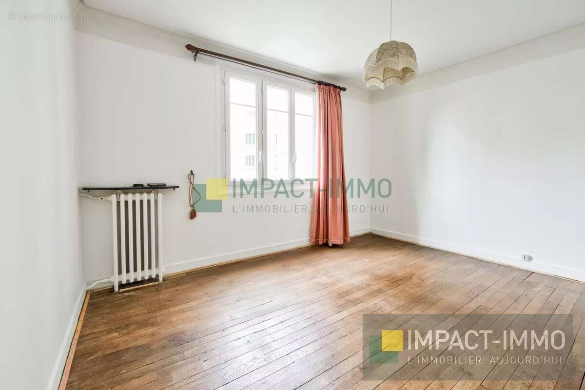 Appartement à COURBEVOIE