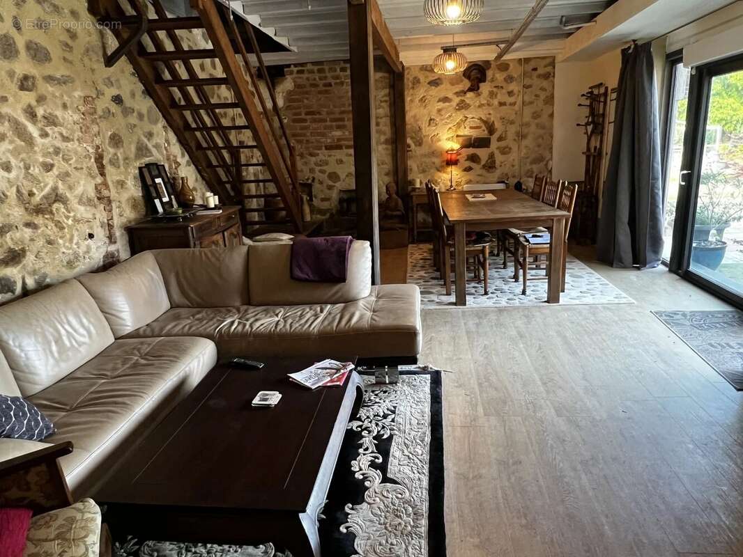 Maison à SAINT-JUNIEN