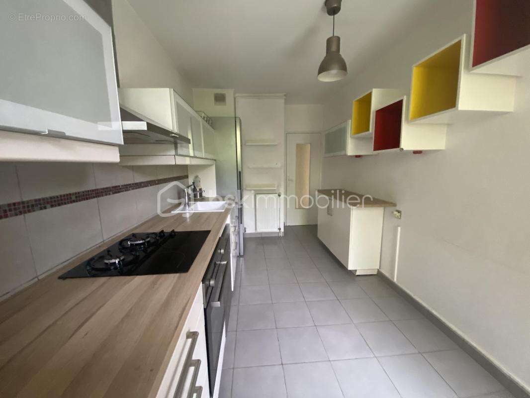 Appartement T4 situé dans un environnement calme et agréable, à proximité du centre-ville de Aix en Provence - photo 6