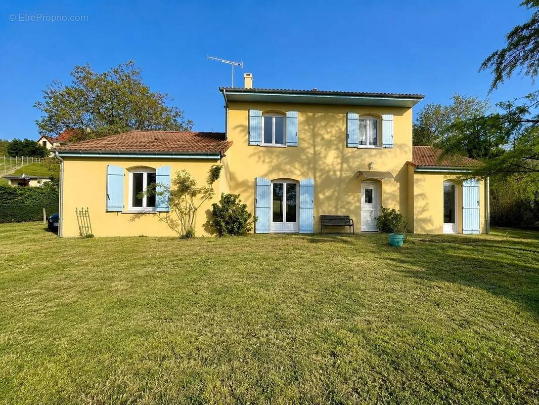 Maison familiale de 159 m² à Saint-Pourçain-sur-Sioule - photo 2