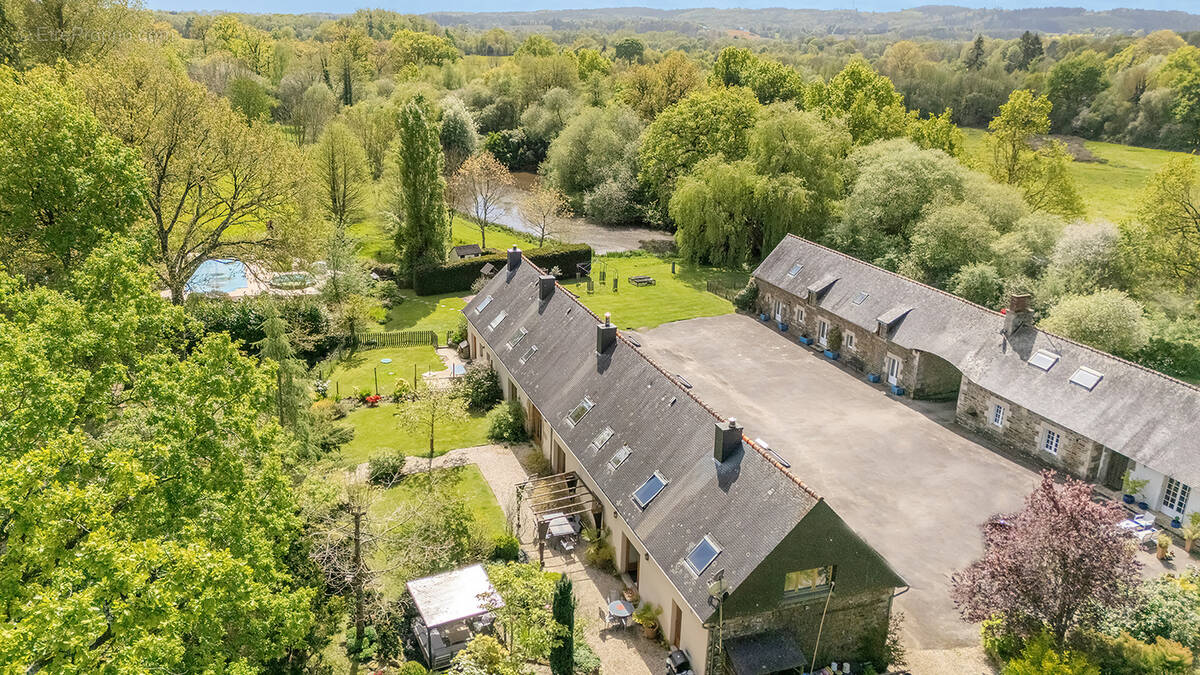 Maison à CLEGUEREC