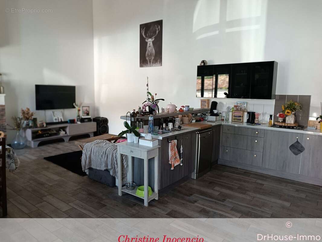 Maison à MONTLIEU-LA-GARDE