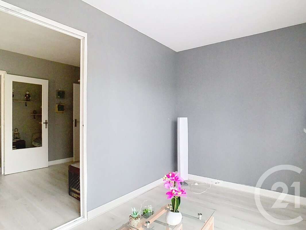 Photo 2 - Appartement à THIAIS