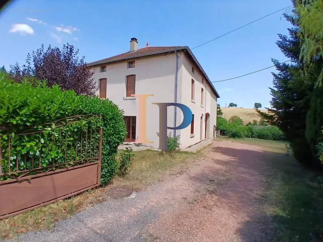 Maison 126 m² à Charlieu  - photo 1