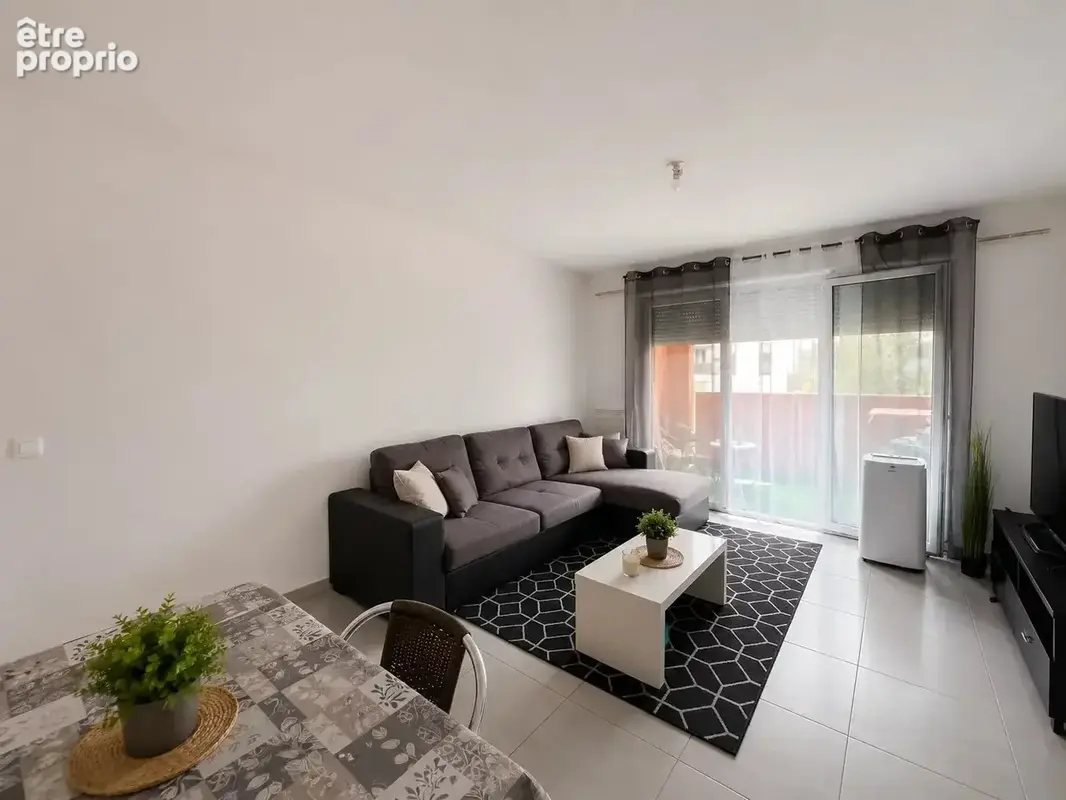 Studio avec terrasse et place de parking - photo 2