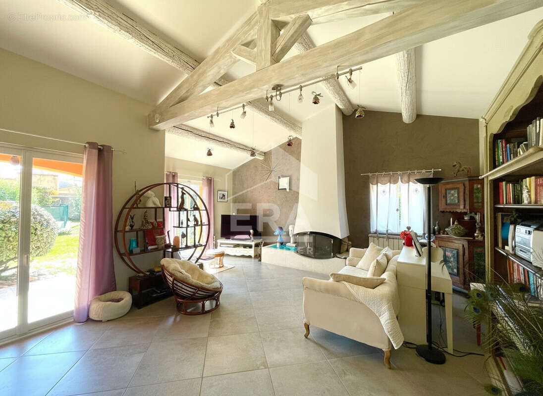 Maison à PERNES-LES-FONTAINES