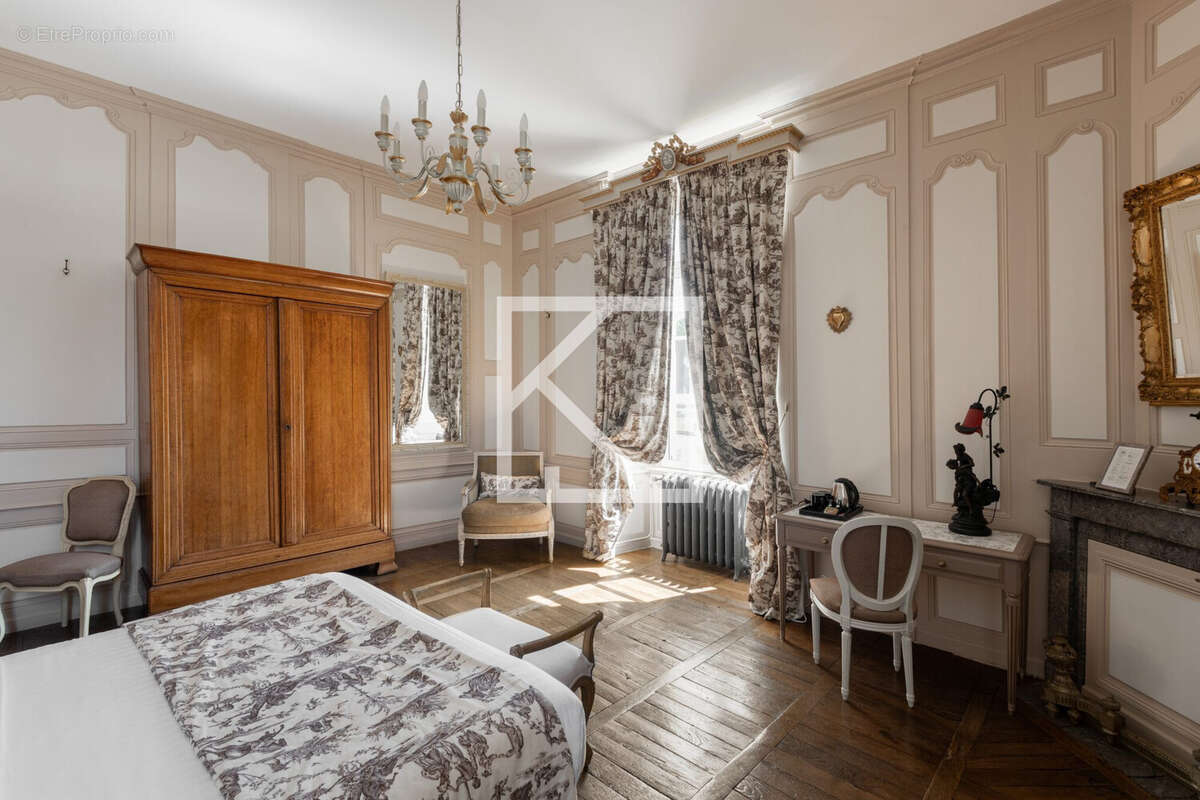 Autre à MEZIERES-SUR-COUESNON