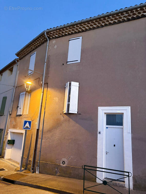 Maison à PEYNIER