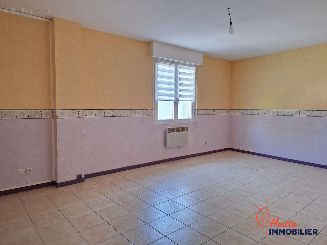 Maison 185 m² à Courtisols  - photo 8