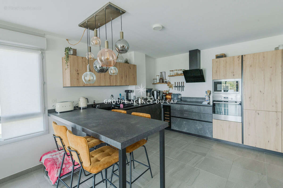 PUGET-SUR-ARGENS  Appartement 3 pièces de 88 m² avec terrasse de 21m²,  garage et piscine - photo 9