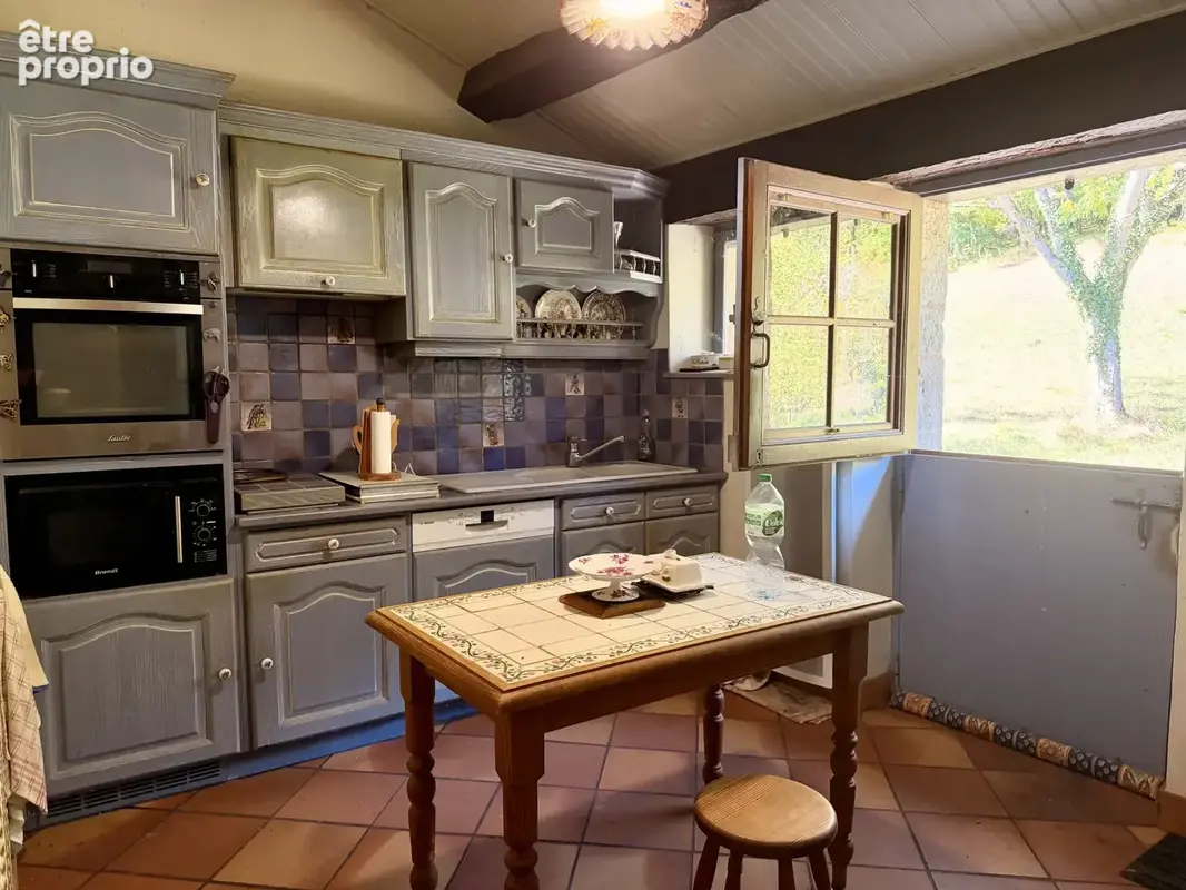 Maison de caractère avec grange et plus de 2,5 ha de terrain - photo 6