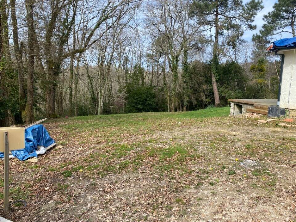 Terrain à VAYRES