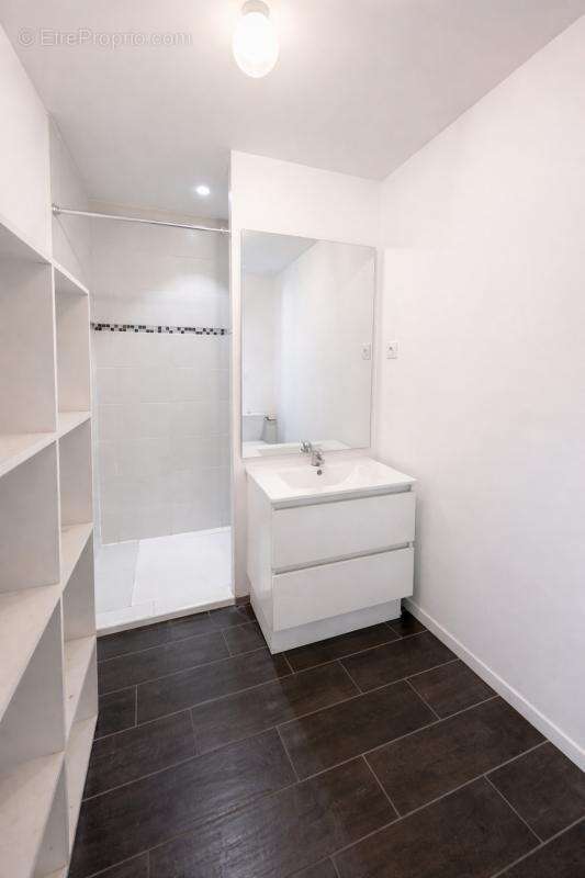 Appartement T3 de 48.5 m² en bon etat avec jardin de 70 m² - photo 7
