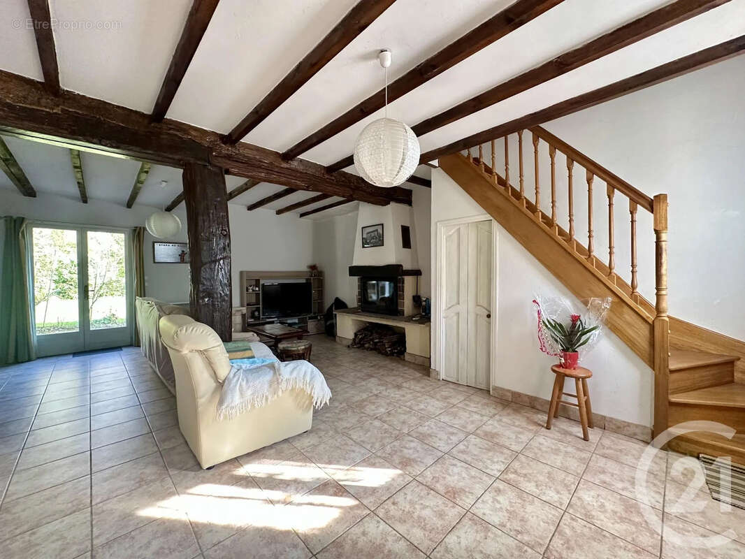 Maison 116 m² à Saint-Pellerin  - photo 4