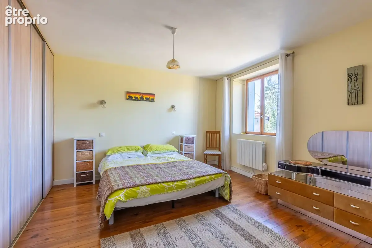 Naves 03330 -maison pierre-terrain- garage-atelier 119 000 euros fai - photo 7