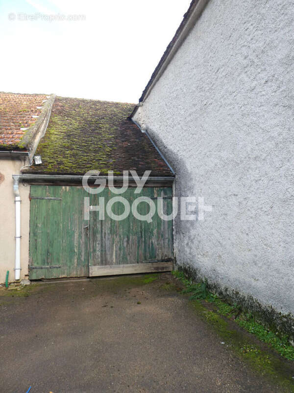 Maison à LIGNY-LE-CHATEL