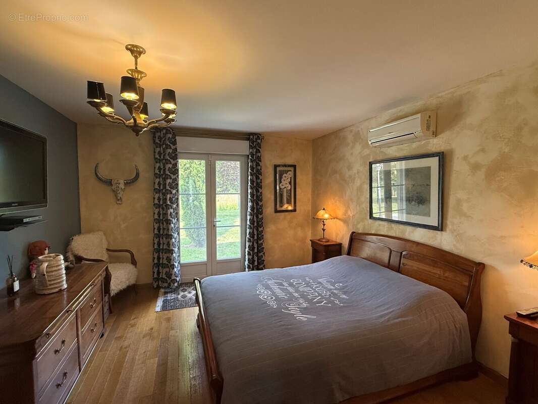 Maison à MONTGIVRAY