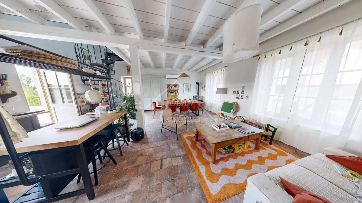 Maison coup de cœur avec vue imprenable sur l’Abbaye de Chantelle - photo 7