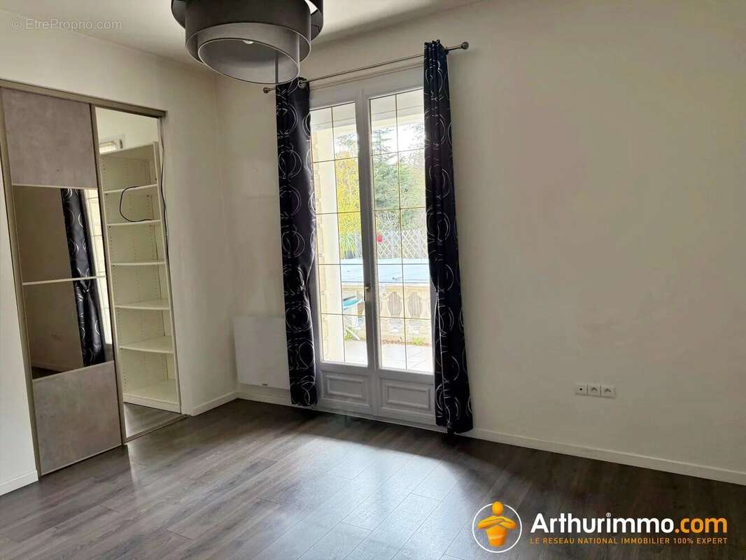 Maison à IVRY-LA-BATAILLE