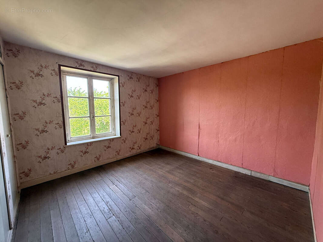 Maison à DONCHERY