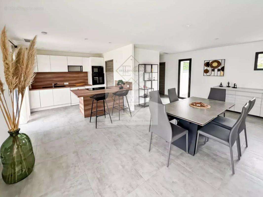 Maison à MOUGINS