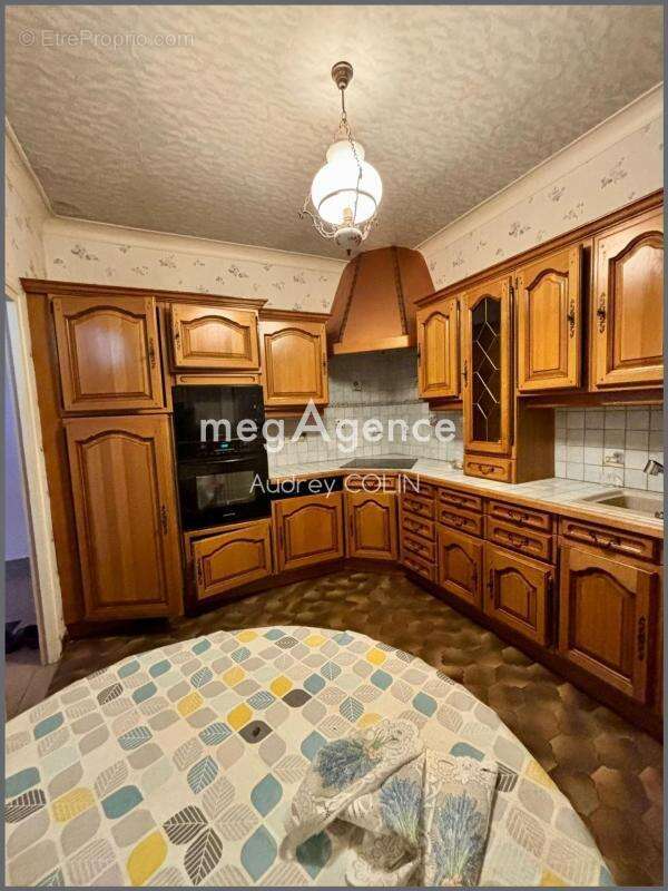 Maison à VILLENEUVE-SUR-YONNE