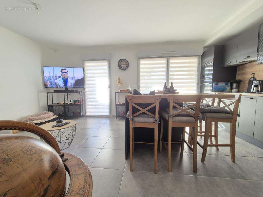 Appartement à CONTES