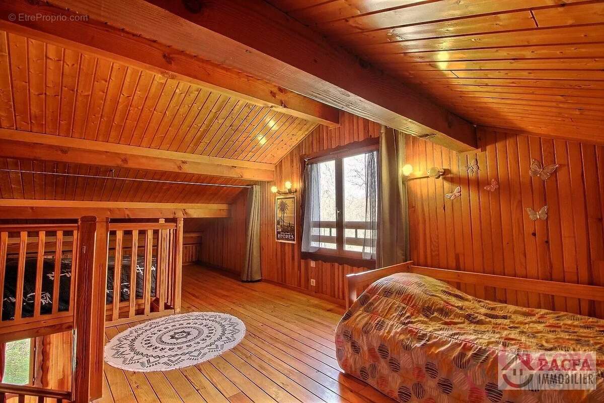 ARFONS - Maison esprit chalet sur 1730 m² de terrain. - photo 12