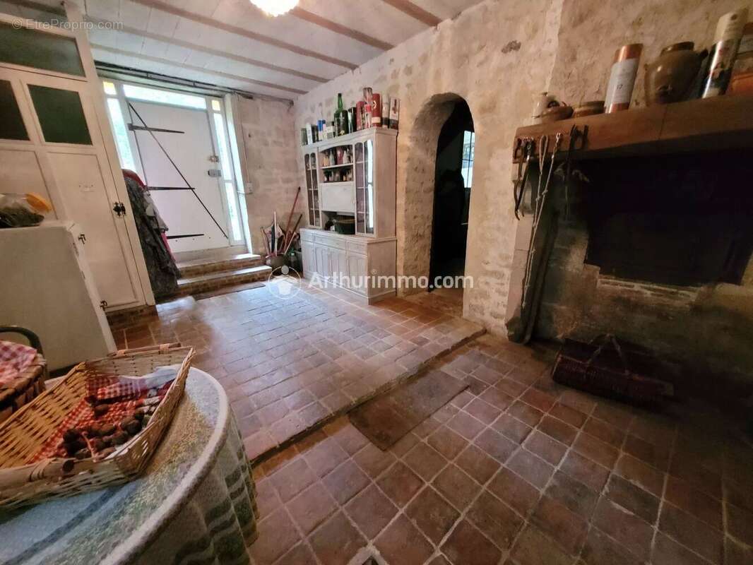 Maison à BLANZAY-SUR-BOUTONNE