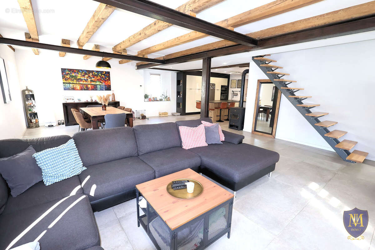 Michelbach-le-haut au calme spacieuse maison familiale 6 pièces de 182 m2 sur 9,12 ares de terrain - photo 4
