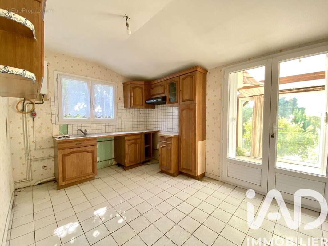 Maison 105 m² à La Ville-Es-Nonais  - photo 6