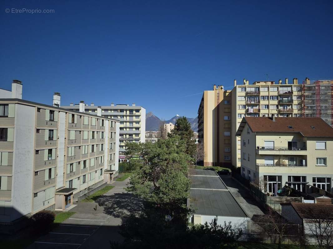 Vue montagne - Appartement à ECHIROLLES