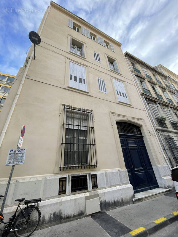 Appartement à MARSEILLE-4E