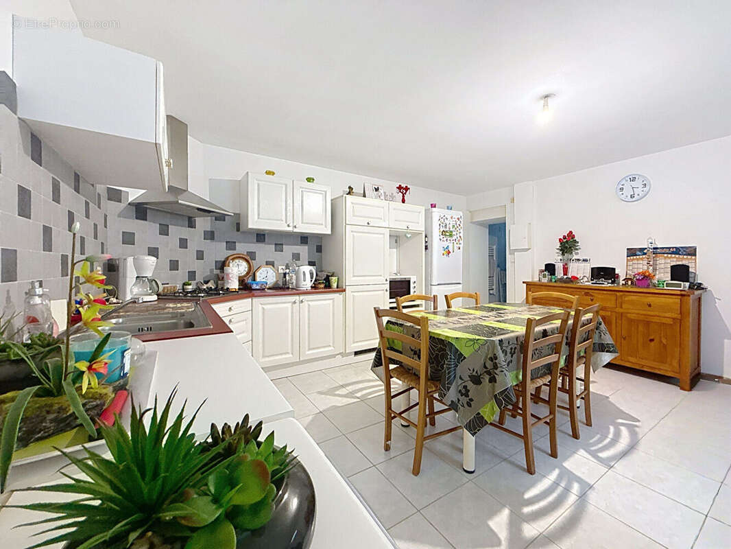 Appartement à CHEMERE