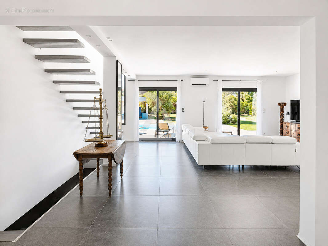 Villa t7 de 211m2 contemporaine avec piscine sous-sol aménagé et chambre indépendante - photo 12