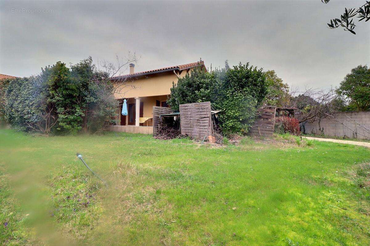 Maison à MONTELIMAR