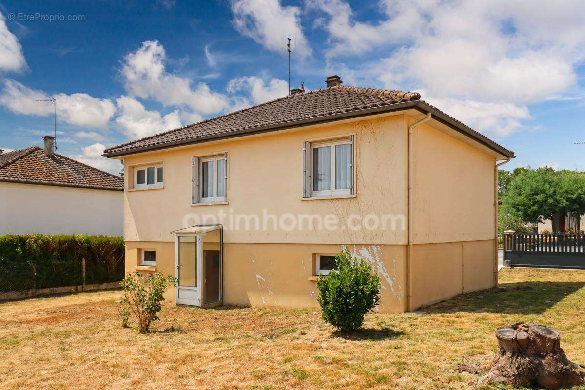 Maison Individuelle sur sous-sol de 65 m² environ - 4 pièces - 1 voir 2 Chambres - Garage -Parcelle 700 m² -MAGNAC LAVAL (87) - photo 3