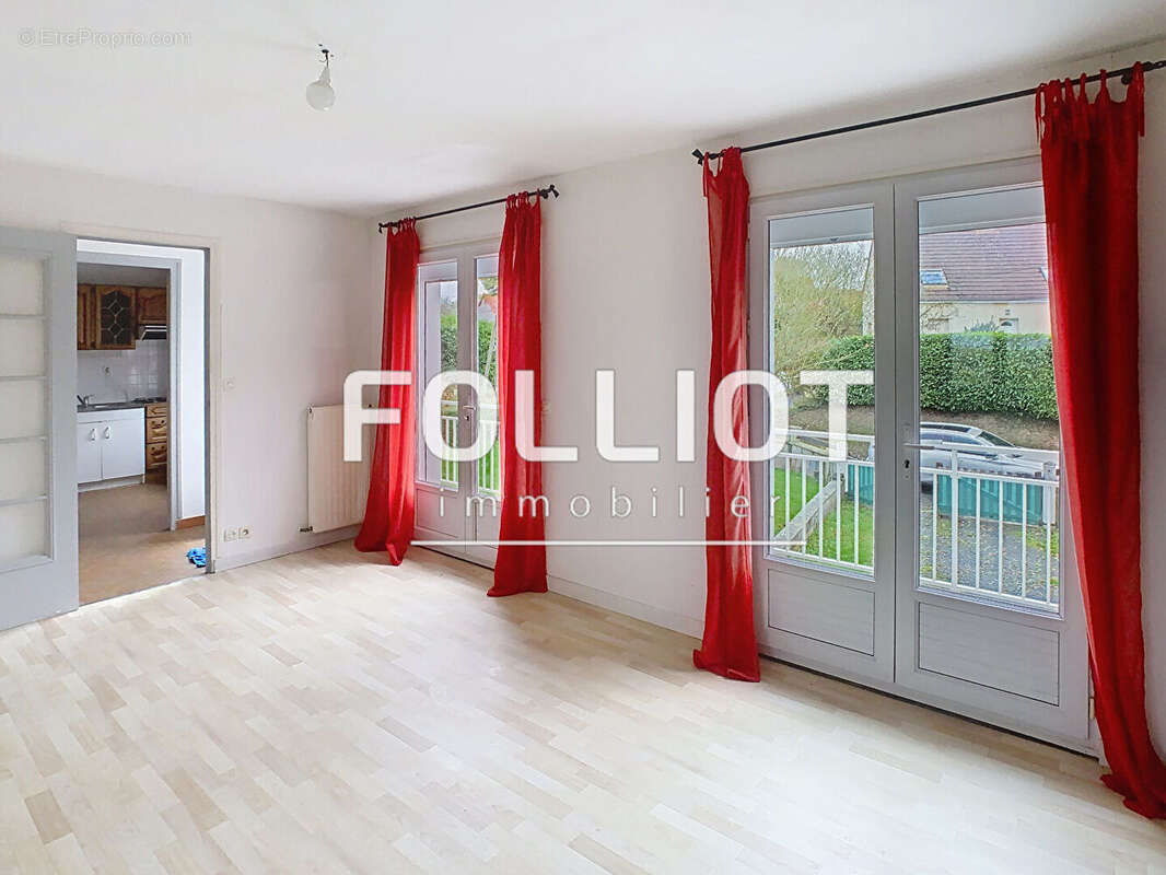 Maison à LE MESNIL-ROUXELIN