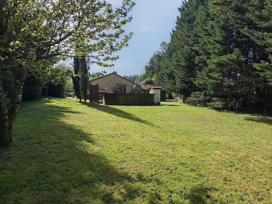 Maison à ANNESSE-ET-BEAULIEU