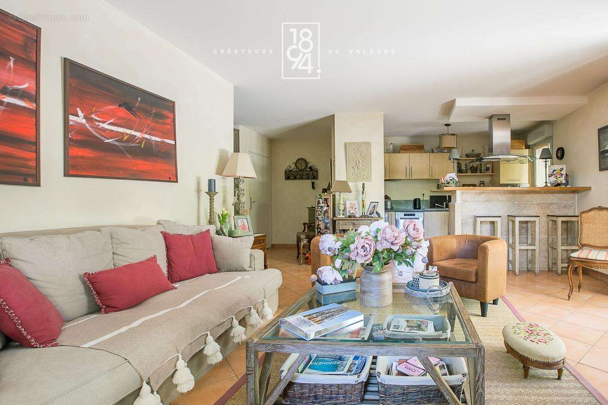 Superbe T4 de standing avec vaste jardin  et stationnement - photo 6