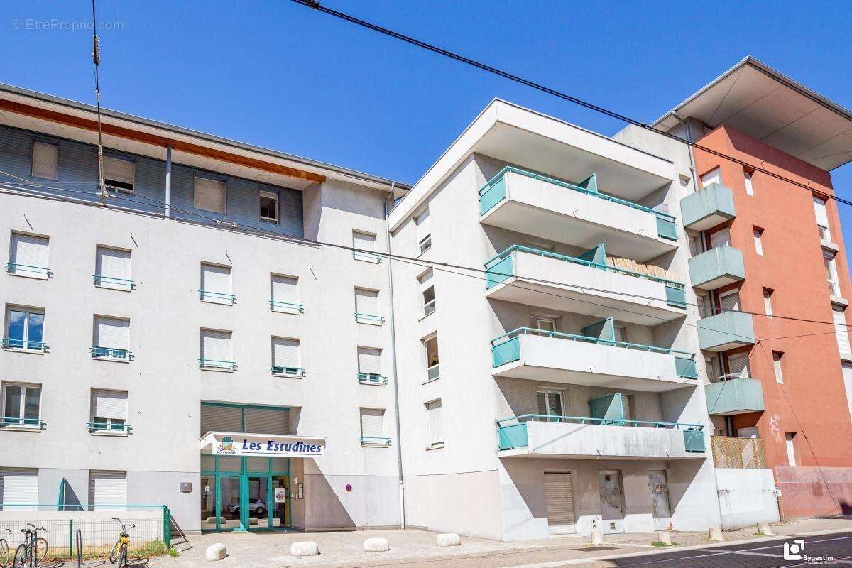 Appartement à FONTAINE