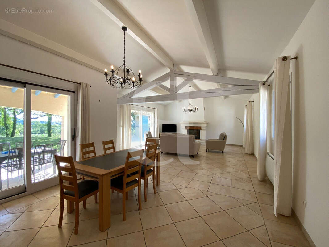 Maison à VAISON-LA-ROMAINE